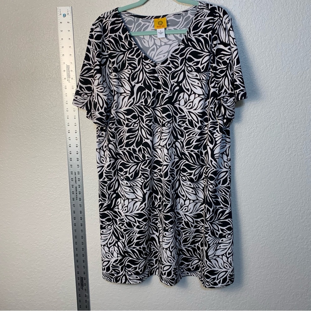 Ruby Rd  black and white leaf print swing loose fit pull over 
dress